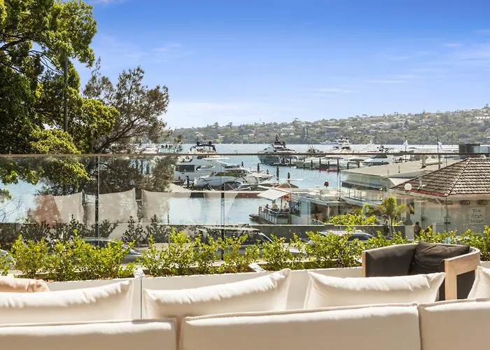 Superb 2-Bed Apartment Facing Rose Bay Marina