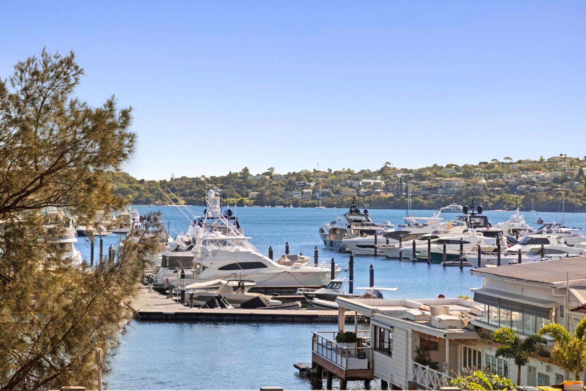 Superb 2-bed Facing Rose Bay Marina Apartment