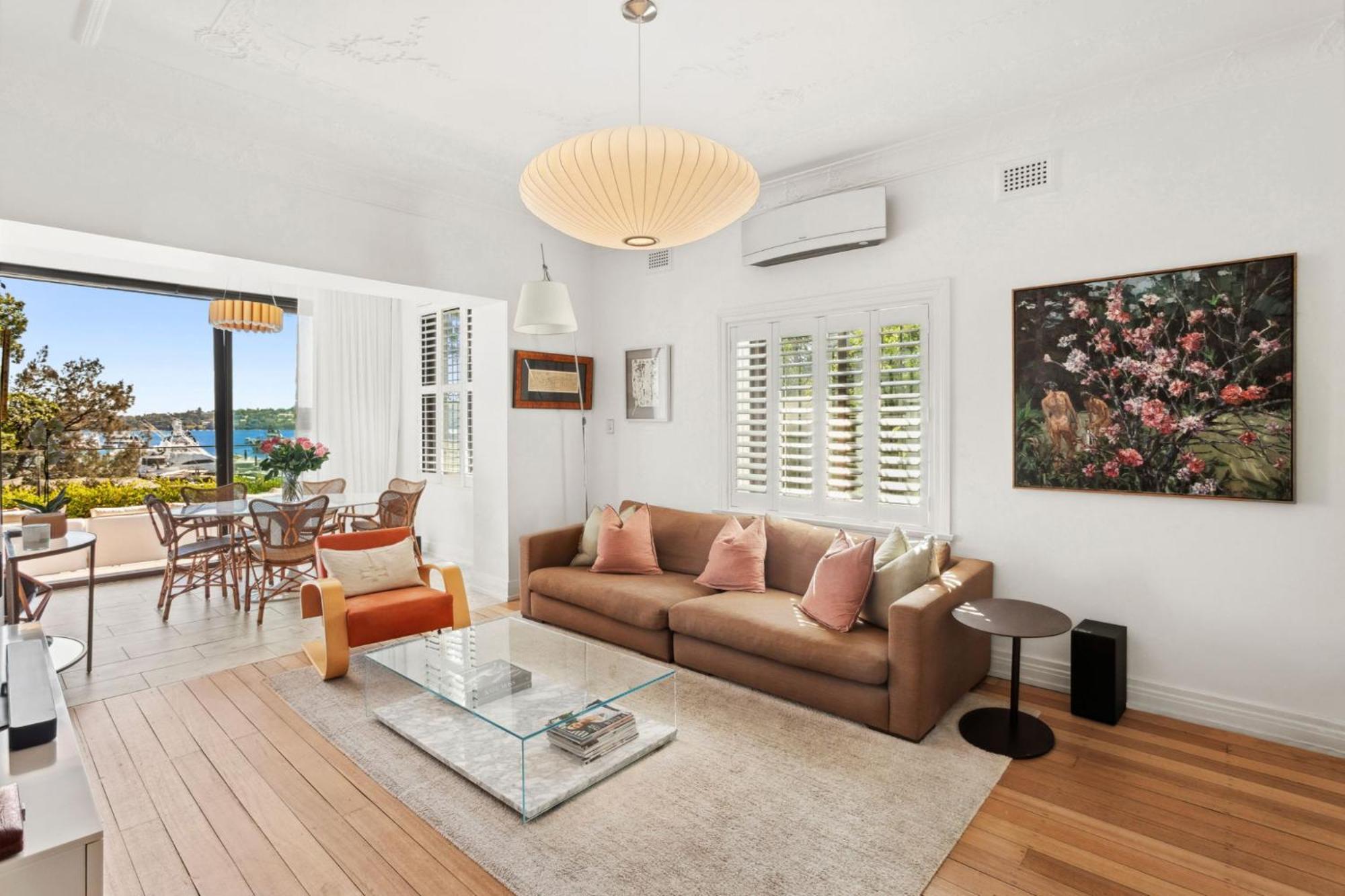 Superb 2-bed Facing Rose Bay Marina