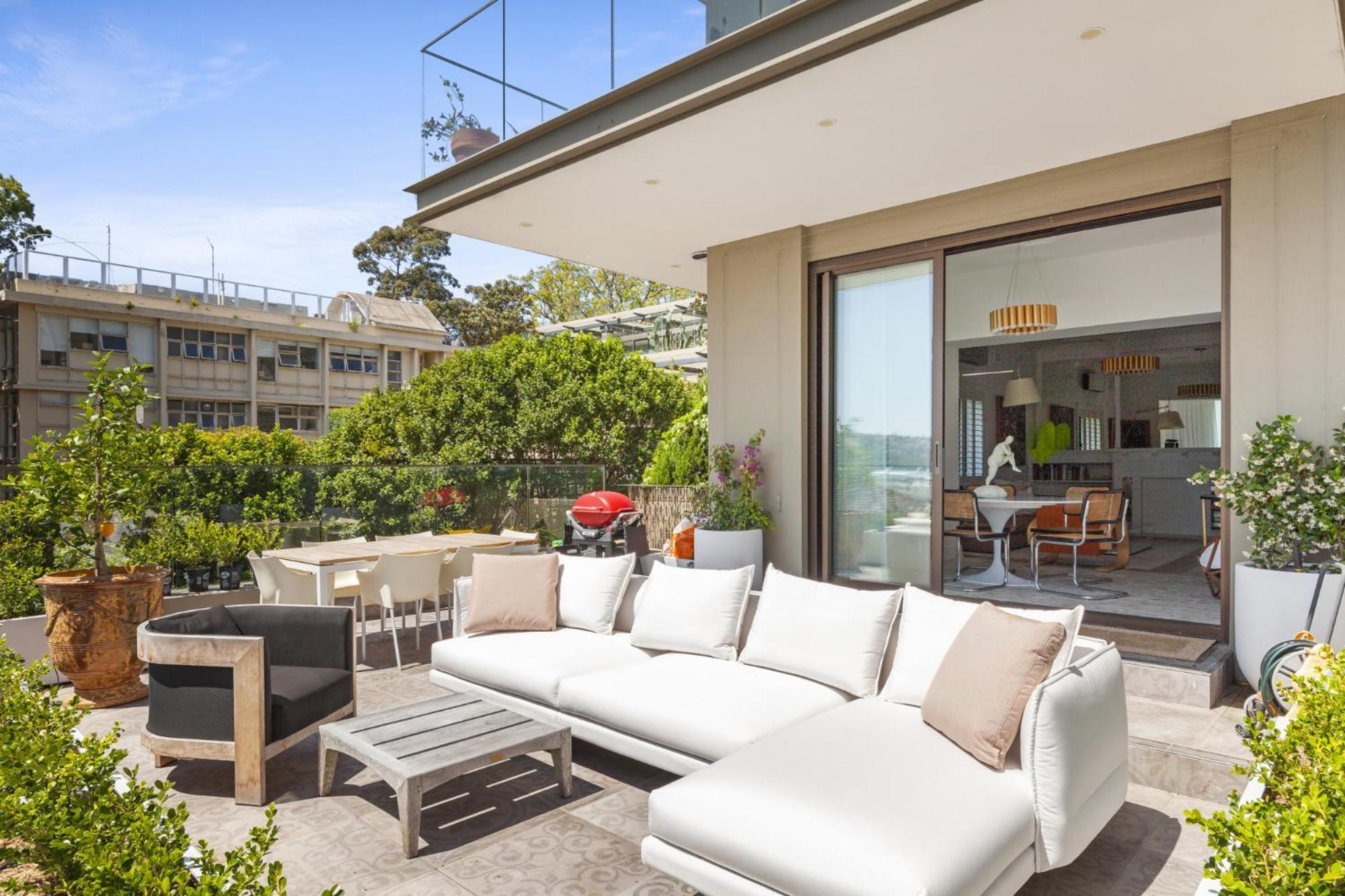 Superb 2-bed Facing Rose Bay Marina Apartment